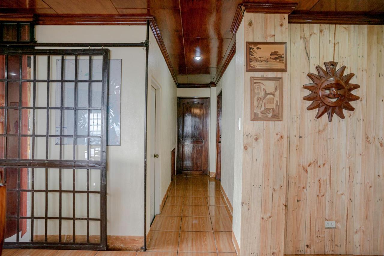 Oyo 760 Tiptop Vacation Homes Baguio City Eksteriør billede